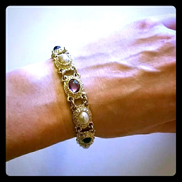 Elegant costume jewelry collection - Picture 2 of 5